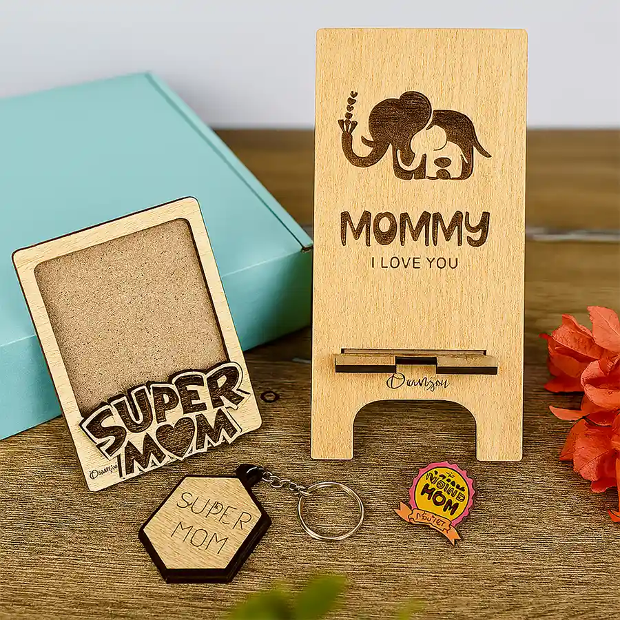 Heartwarming Mother's Day Keepsakes Set with a Polaroid magnet frame and pinewood keychain for celebrating Super Moms.