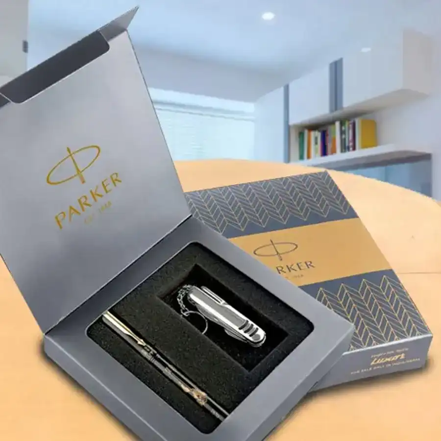 Parker Beta Millenium GT Ball Point Pen and Swiss Knife gift set.