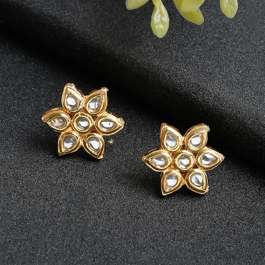 Graceful Kundan Studs