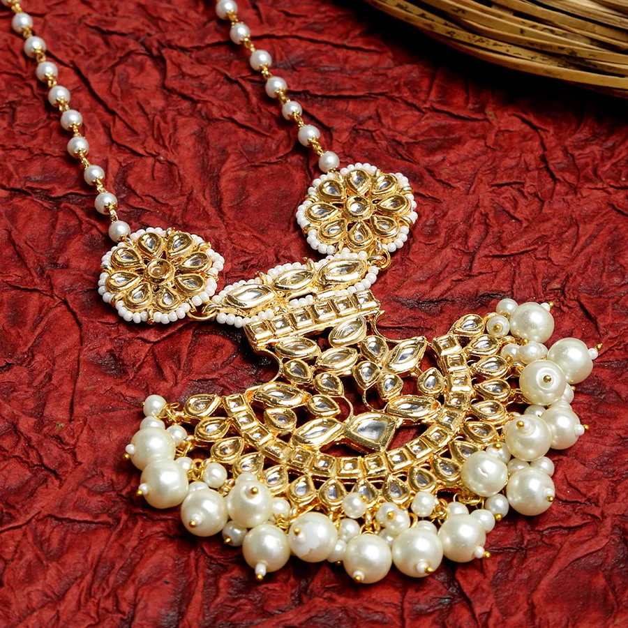 Graceful Long Kundan Neckpiece
