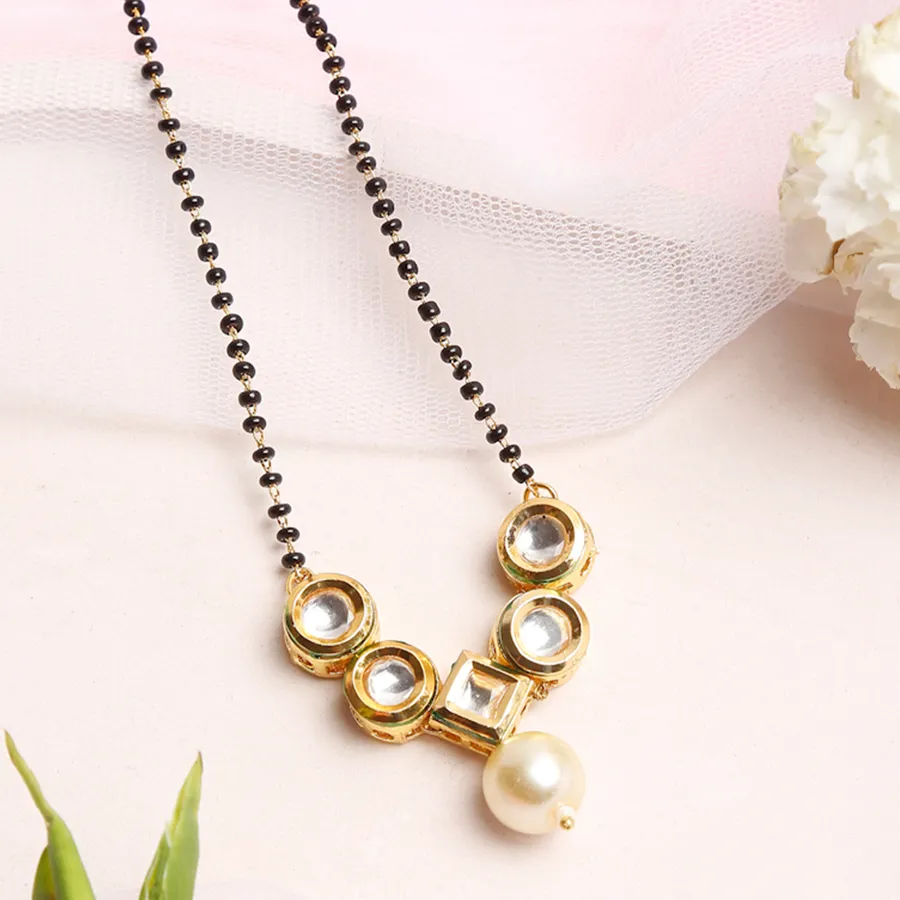 Graceful Kundan Mangalsutra