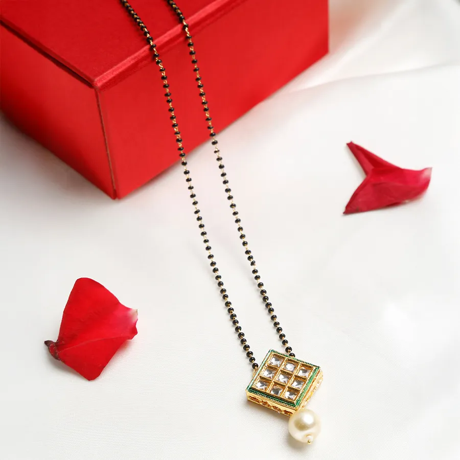 Chic Kundan Mangalsutra