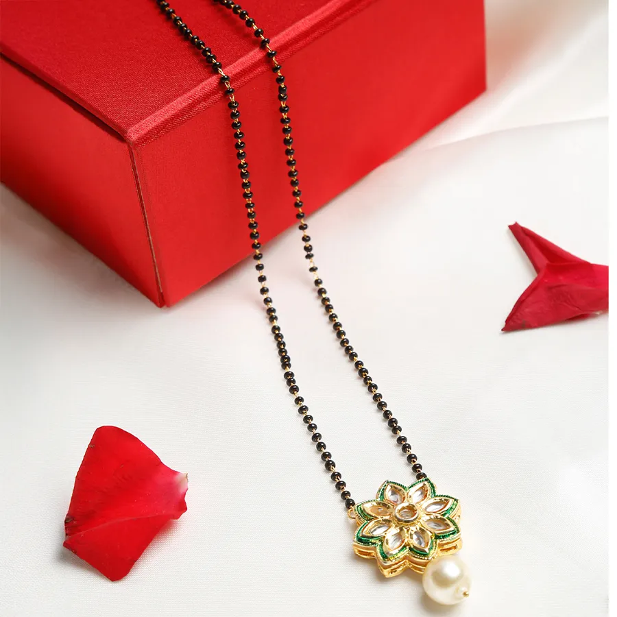 Chic Kundan Mangalsutra