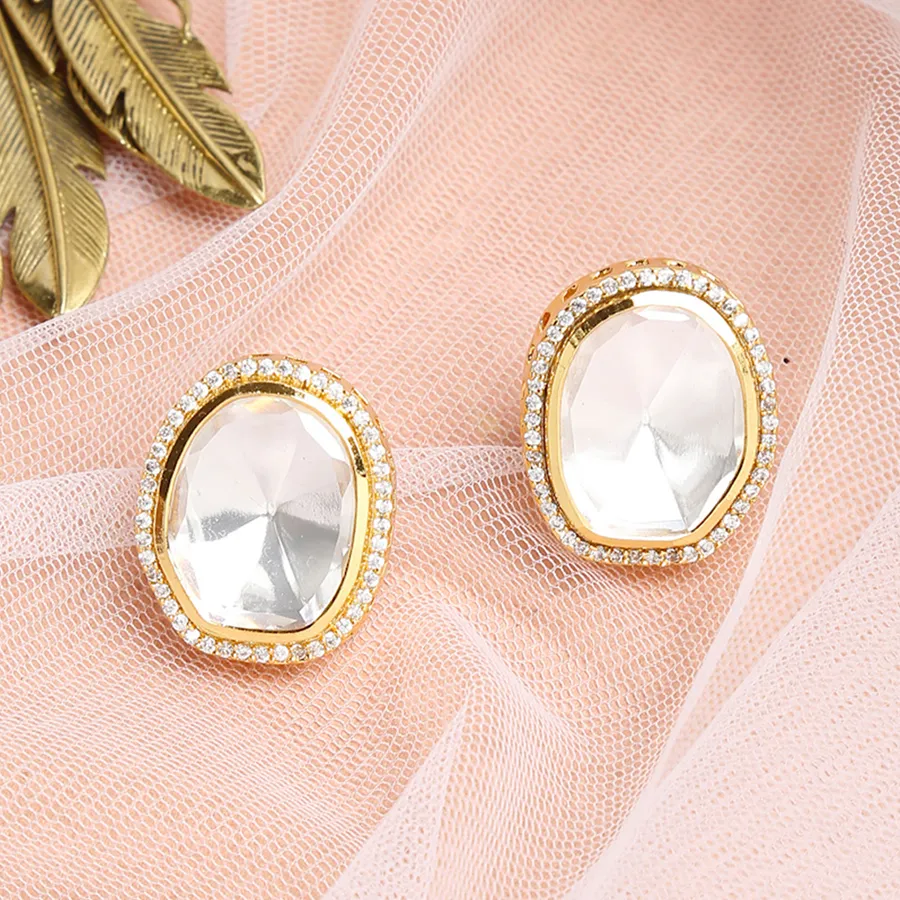 Cheerful Kundan Studs
