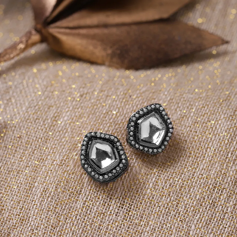 Chic Kundan Stone Studs