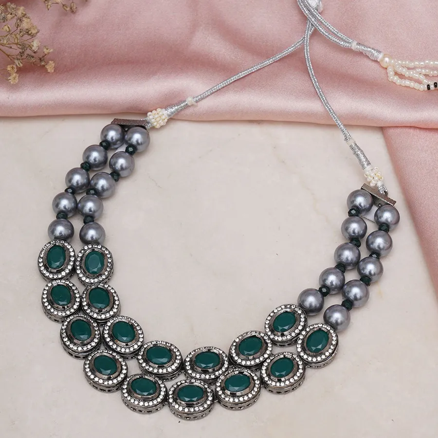 Timeless Kundan Neckpiece