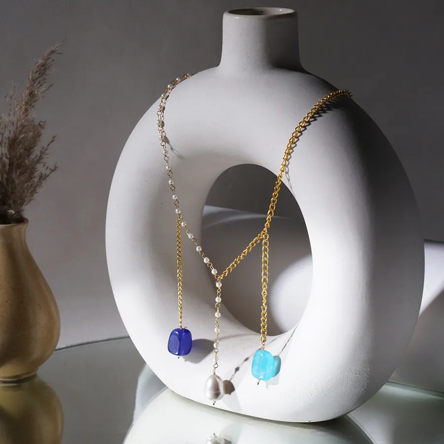 Sophisticated Gold N Pearl Neckpiece