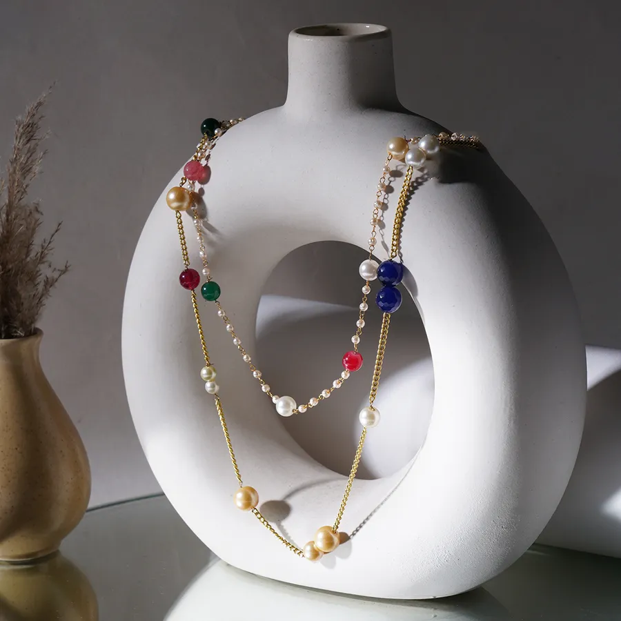 Chic Pearl and Gold Gem Necklace