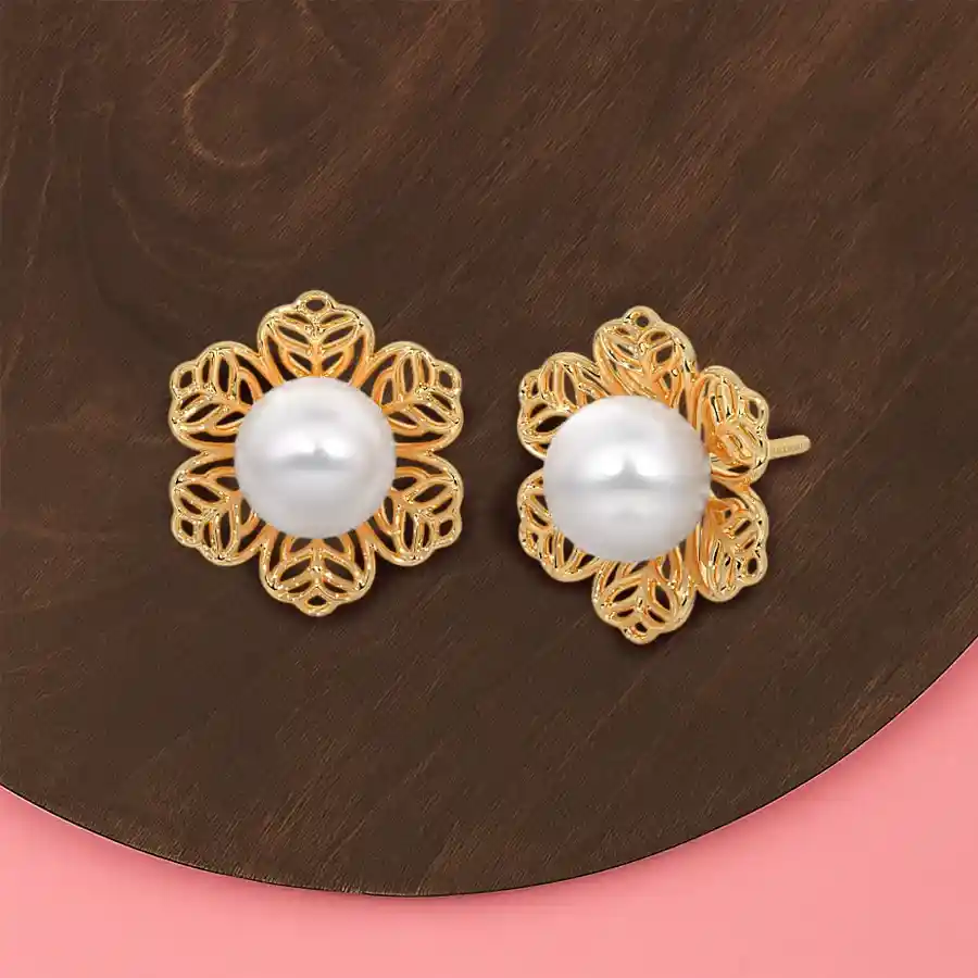 22 K Gold Earring with Pearls