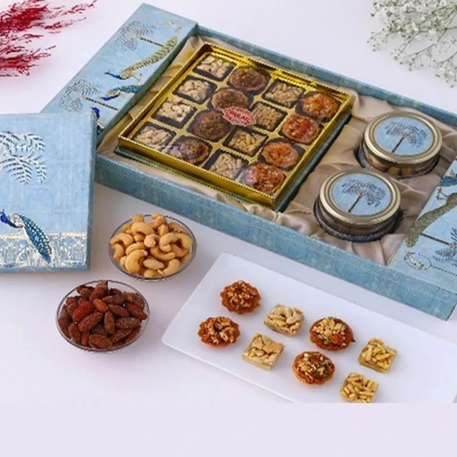 Tasty Sweet N Nutty Gift Box