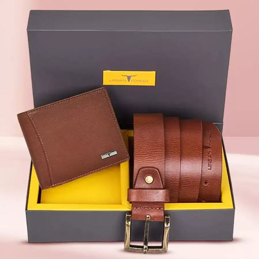 Stylish Redwood Wallet and Belt Set featuring leather wallet and casual belt from Urban Forest. Perfect gift for men.