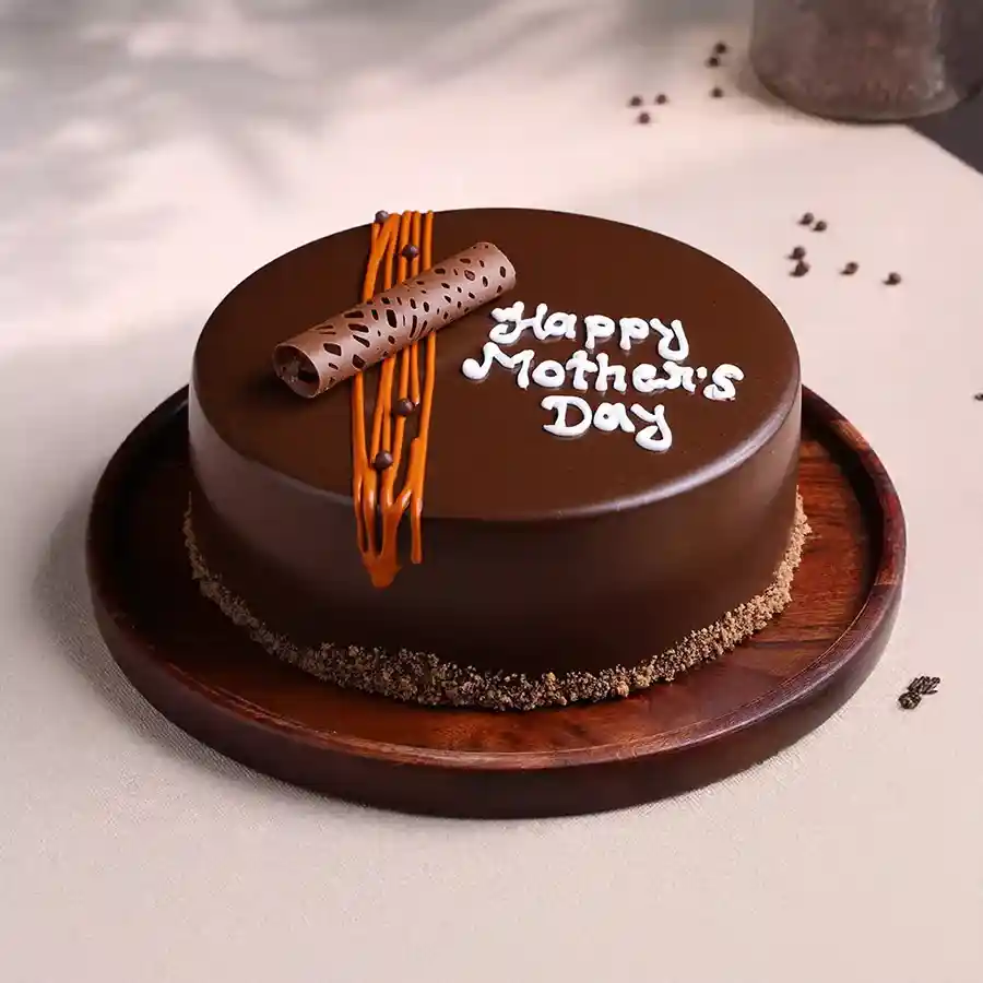 Round 1/2 Kg chocolate cake with "Happy Mother's Day" message.