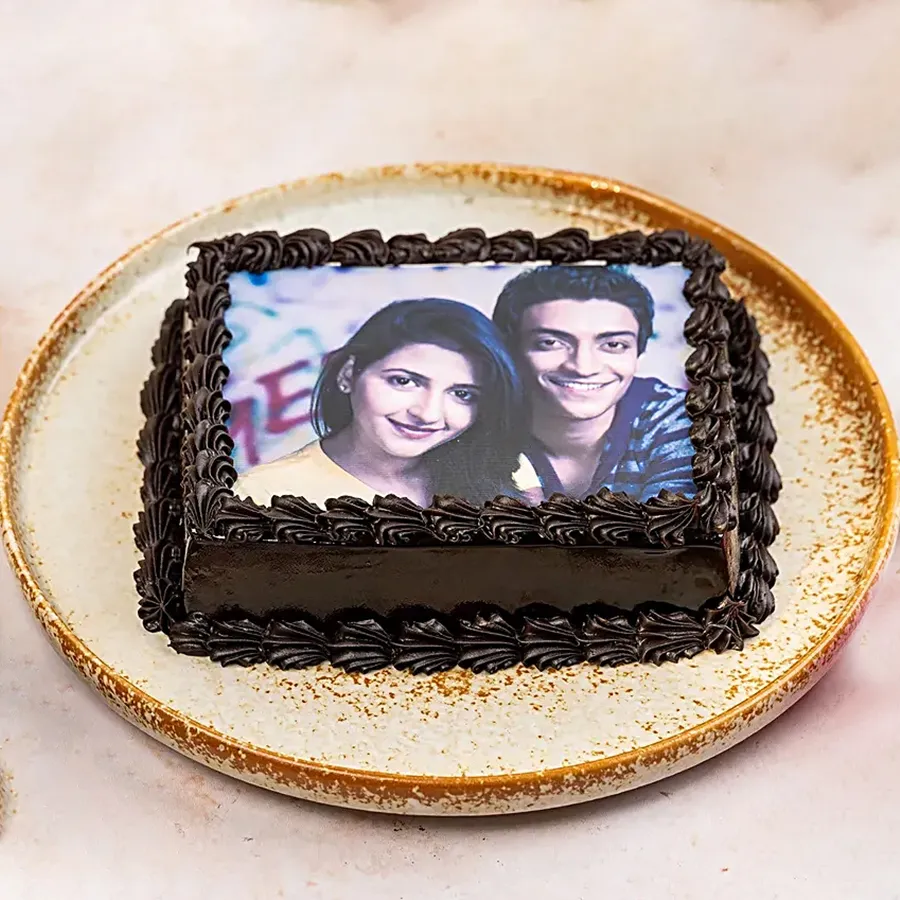 500g Chocolate Photo Cake decorated with a personalized image, perfect for celebrations.
