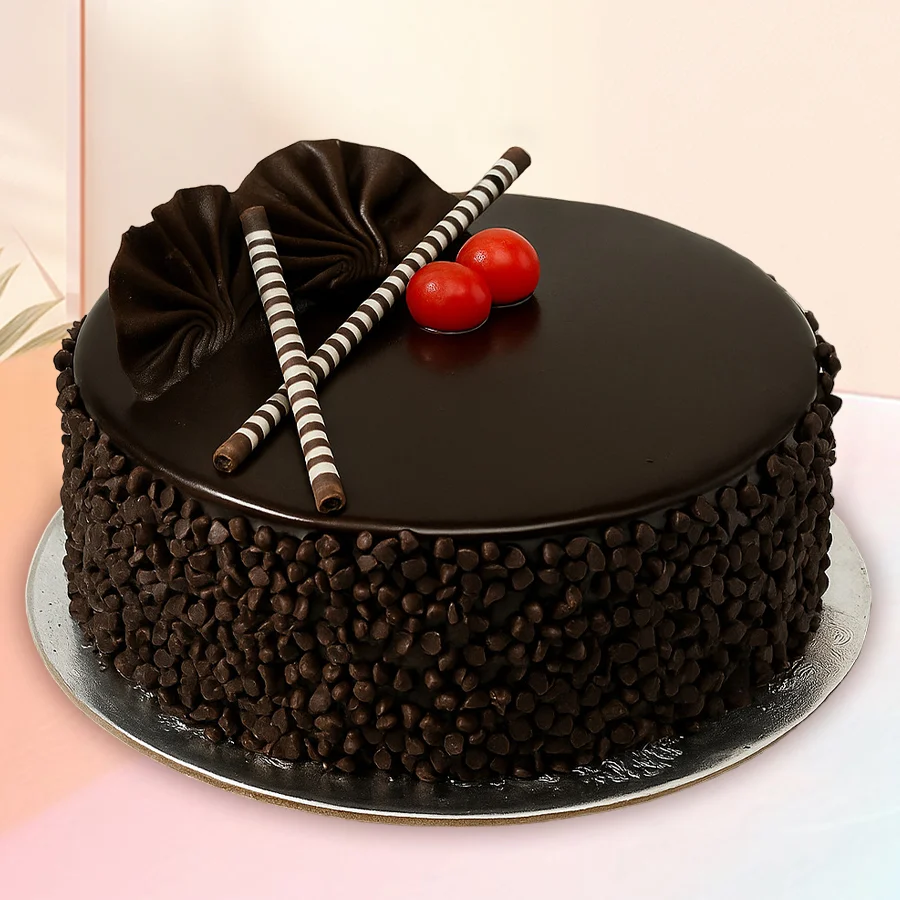 1/2 kg Assorted Choco Chips Cake, perfect for sharing joy and love.