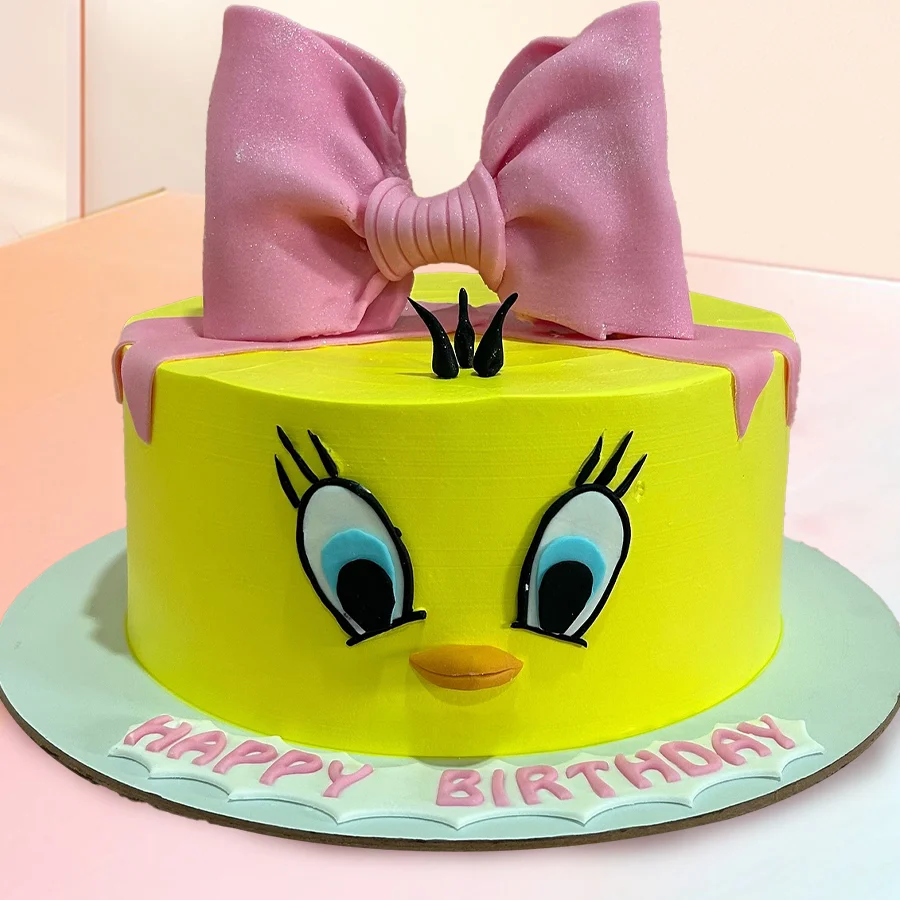 Caramelized Tweety Cake designed for children's celebrations, weighing 2.2 lbs.