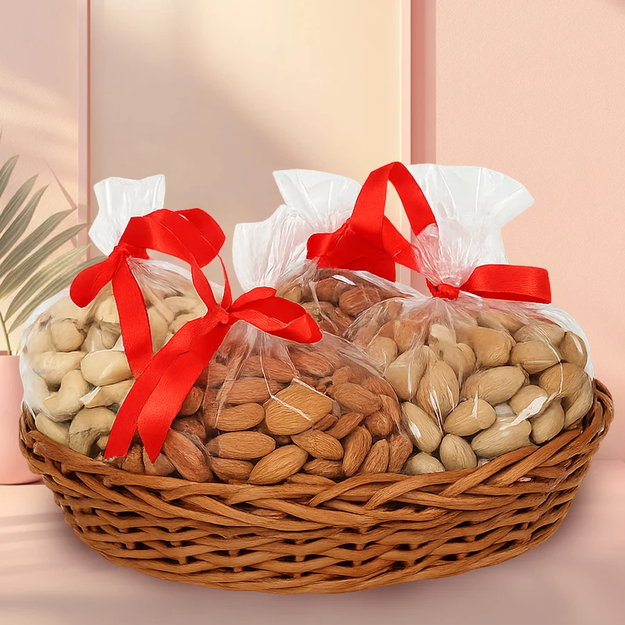 A Healthy Basket of Premium Dry Fruits featuring pistachios, almonds, raisins, and cashews in a beautiful presentation, weighing 500g.