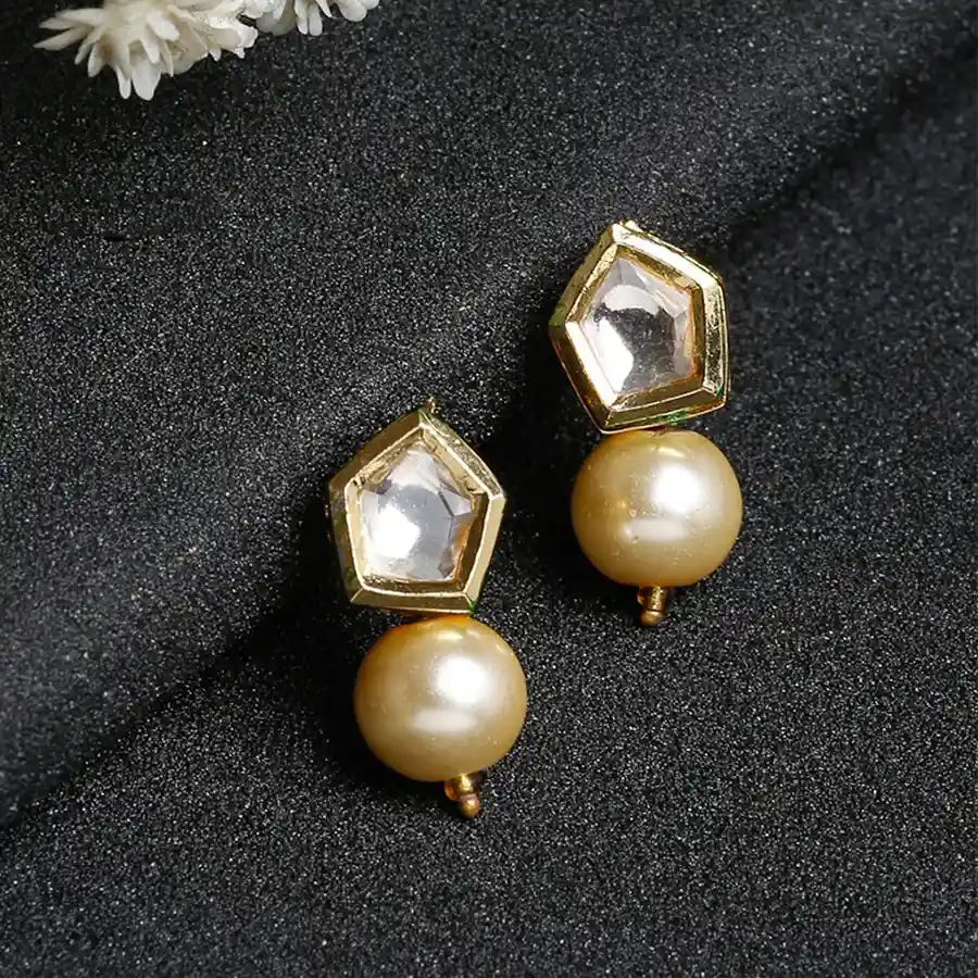 Beautiful Kundan Studs Set