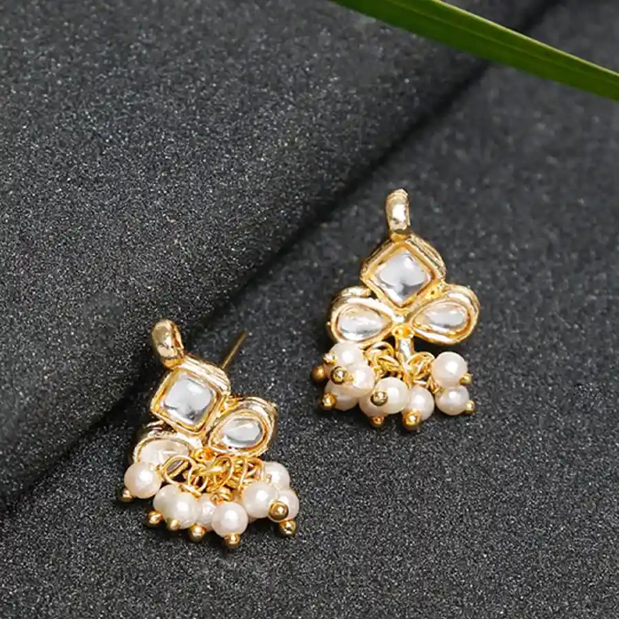 Classic Kundan Studs Pair