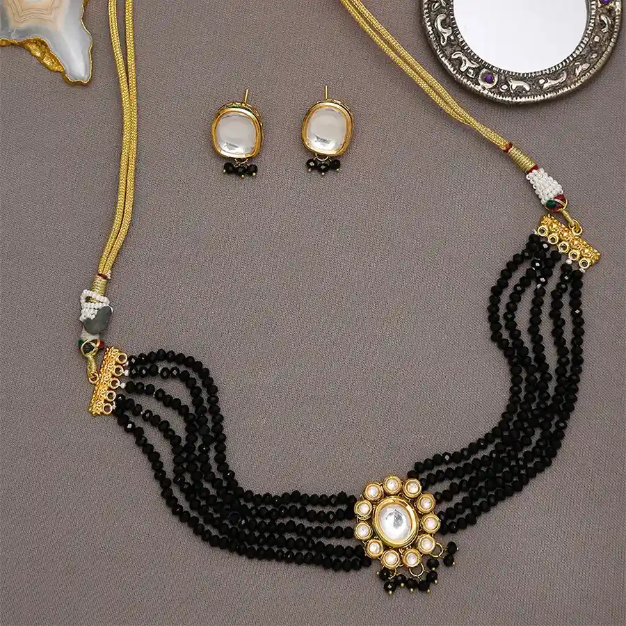 Beautiful Black Kundan Choker n Stud Set