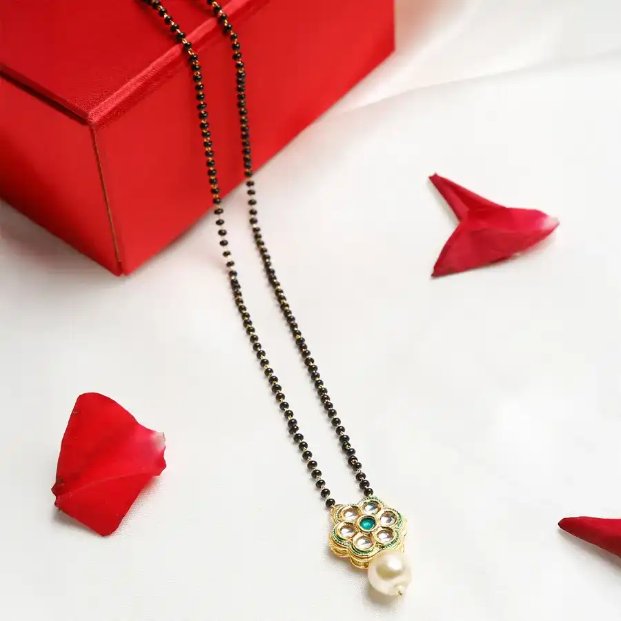Glam Kundan Mangalsutra
