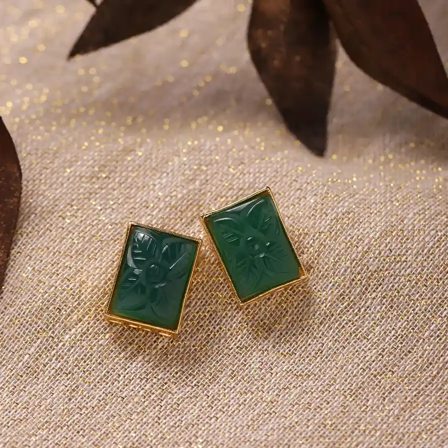 Classic Emerald Kundan Studs