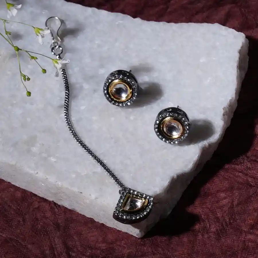 Stylish Kundan Accessory Duo
