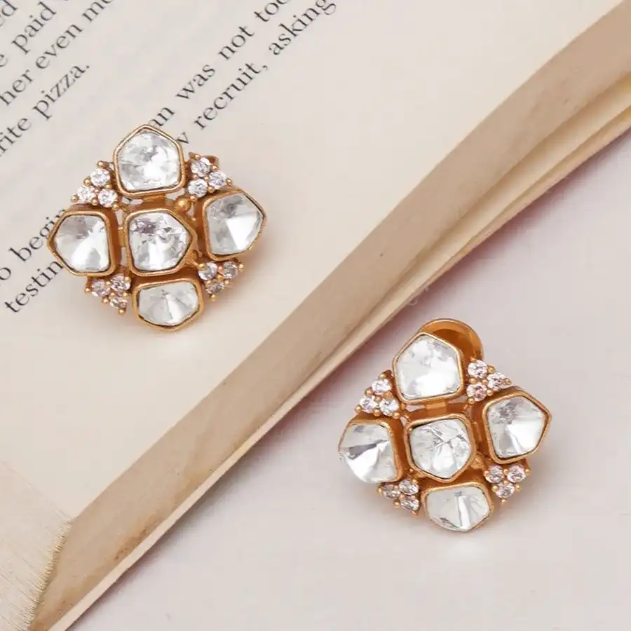 Wonderful Kundan Studs