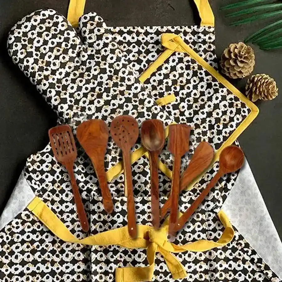 Remarkable Wooden Handmade Spatula Set with Printed Mitten Holder N Apron