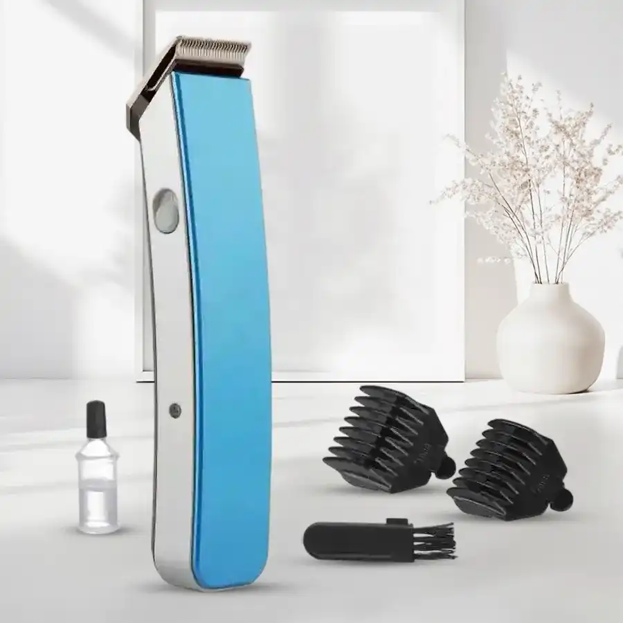 Splendid Women’s Special Nova Electric Shaver with stainless steel blade, cordless and rechargeable for effortless grooming.